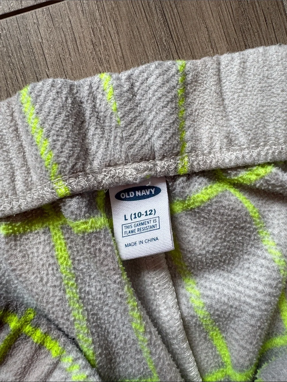 🛍️bundle5itemsfor$15🛍️Old Navy Gray Sweatpants with Neon Green Plaid